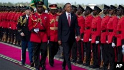 Chegada do presidente Barack Obama a Dar Es Salaam, na Tanzânia