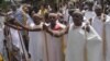 Bamwe mu bashingantahe bo mu Burundi mu nyambaro zibaranga