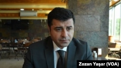 صلاح الدین دمیرتاش نماینده پیشین پارلمان ترکیه و رهبر حزب دموکراتیک خلق‌ها، حزب طرفدار کردها - آرشیو