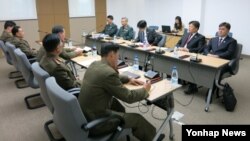 남북한은 지난 29일 개성공단 종합지원센터에서 남북공동위원회 산하 통행·통신·통관(3통) 분과위원회를 열고 개선 방안을 논의했다.
