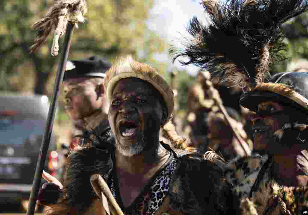 Mourners attend the burial service for Malawi's Vice President Saulos Chilima in Nsipe.