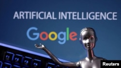 Logo Google dan kata-kata Kecerdasan Buatan AI terlihat dalam sebuah ilustrasi, 4 Mei 2023. (REUTERS/Dado Ruvic)