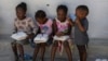 Las familias hambrientas en Haití se preguntan cuándo regresará la normalidad