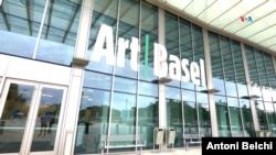 Fachada principal del Centro de Convenciones de Miami Beach, en Florida, donde estos días se está llevando a cabo la feria Art Basel.