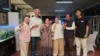 Capres-cawapres Ganjar Pranowo-Mahfud MD hari Rabu (14/2) berkumpul bersama Ketua Umum PDI Perjuangan Megawati Soekarnoputri di Teuku Umar, Jakarta Pusat, mengamati proses penghitungan suara di KPU dan hitung cepat sejumlah lembaga. (Courtesy photo: TPN Ganjar-Mahfud)