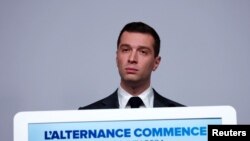 Jordan Bardella, presidente do partido de extrema-direita Rally Nacional (RN), participa durante a campanha para as eleições parlamentares francesas, em Paris, 24 de junho de 2024.