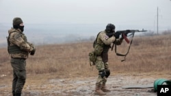 Русија веројатно не го растурила кампот за обука во шатори, се вели во ажурирањето на британското разузнавање, што сугерира дека Русија „размислува да ја продолжи програмата за обука“ под „многу помалку искусната белоруска армија“.
