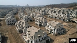 中國遼寧瀋陽郊區的一座爛尾別墅建築工地。（2023年3月31日）