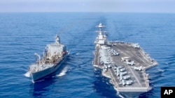 Kapal induk USS Gerald R. Ford saat berlayar di wilayah timur Laut Mediterania pada 11 Oktober 2023. (Foto: U.S. Navy via AP)