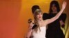 Taylor Swift menerima penghargaan Album of the Year untuk Midnights pada Grammy Awards Tahunan ke-66 di Los Angeles, California, AS, 4 Februari 2024. (Foto: REUTERS/Mike Blake)