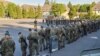 Pasukan tentara Polandia berjaga-jaga, sebagai bagian dari Brigade Mekanik ke-12 dan ke-17 mulai bergerak ke timur negara itu, di Polandia, 8 Juli 2023. (Foto: Courtesy/12 Brygada Zmechanizowana via REUTERS)