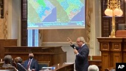 ARCHIVO - Legisladores de Carolina del Sur debaten la remodelación de los mapas de los distritos electorales del estado, en Columbia, Carolina del Sur, el 20 de enero de 2022.