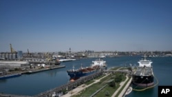 Констанца є одним з найбільших портів на Чорному морі.