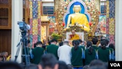 ༧གོང་ས་མཆོག་ནས་བོད་རིག་གཞོན་སྐྱེས་རྣམས་ལ་བཀའ་ཆོས་སྩལ་གནང་མཛད་པ།