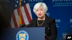 លោកស្រី Janet Yellen រដ្ឋមន្ត្រីហិរញ្ញវត្ថុសហរដ្ឋអាមេរិកថ្លែងអំពីទំនាក់ទំនងសេដ្ឋកិច្ចរវាងអាមេរិកនិងចិន នៅសាលានៃការសិក្សាអន្តរជាតិជាន់ខ្ពស់ (SAIS) នៅសាកលវិទ្យាល័យ Johns Hopkins នៅរដ្ឋធានីវ៉ាស៊ីនតោន កាលពីថ្ងៃទី២០ ខែមេសា ឆ្នាំ២០២៣។