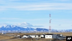 2023年2月7日，在蒙大拿州哈洛頓附近看到的蒙大拿州中部被農田包圍著的一處美國空軍設施。（美聯社照片）