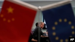 中國歐盟商會會長彥辭（Jens Eskelund）在北京舉行的歐洲企業在華商業信心調查發佈會上發表講話。（2023年6月21日）(美聯社)