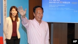 སྲིད་འཛིན་འོས་མི་གཞན་པ་ཞིག་ནི་ཧྥོག་སི་ཀོམ་འཕྲུལ་རིག་བཟོ་ཚོང་ཁང་གི་ཕྱུག་བདག་གོ་ཐེ་མིང་