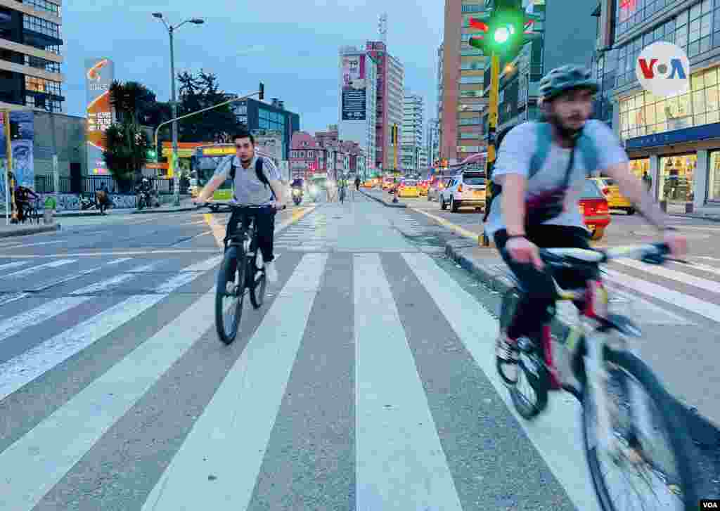 Frente a los casos de inseguridad, la Secretaría de Movilidad ha desarrollado la iniciativa Registro Bici Bogotá, una herramienta implementada desde 2018 que permite identificar a los propietarios de cada bicicleta en la ciudad. 