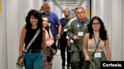 El avión de la Fuerza Aeroespacial Colombiana que regresó a 81 personas, residentes en Israel, que solicitaron su repatriación, aterrizó en la Base Aérea de Catam el sábado. [Foto: Cancillería de Colombia]