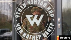 Во реткото признание за вмешаноста на групата во Судан, рускиот министер за надворешни работи Сергеј Лавров рече дека одлуката за вклучување на групата „Вагнер“ зависи од африканското раководство