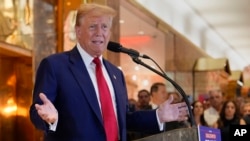 Mantan Presiden AS Donald Trump berbicara pada konferensi pers di Trump Tower (31/5), sehari setelah dinyatakan bersalah oleh para juri di pengadilan New York. 