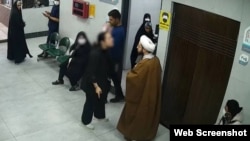 درگیری یک زن با یک آخوند مدافع حجاب اجباری در قم