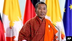 ༢༠༡༨་ནས་༢༠༢༣་བར་དུ་སྲིད་དབང་བཟུང་བའི་འབྲུག་ཡུལ་གྱི་སྲིད་བློན་བློ་གྲོས་ཚེ་རིང་