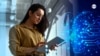 La inteligencia artificial trae muchos beneficios en el plano laboral porque según un reciente estudio aumenta la productividad. 