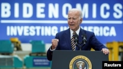 Presiden AS Joe Biden menyampaikan pidato dalam kunjungannya ke Milwaukee, Wisconsin, Selasa (15/8). 