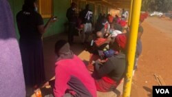 Vanhu vanga vachida kunyoresa kuvhota muHarare.