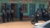 Amapholisa asemsebenzini eZimbabwe