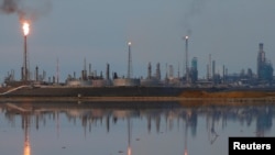 Vista general del complejo de refinería Amuay, perteneciente a la petrolera estatal venezolana PDVSA, en Punto Fijo, Venezuela, 17 de noviembre de 2016.