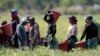 "Hacemos la gran diferencia”: Migrantes indocumentados, rechazados en Florida pero una mano de obra que crece en Texas