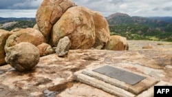 La tombe du colon britannique Cecil Rhodes, dans le parc national de Matobo au Zimbabwe.