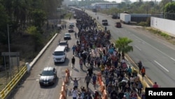 En Fotos: Caravana de miles de migrantes parte de Tapachula rumbo a EEUU