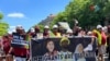 "Venimos a construir puentes, no muros": inmigrantes latinos exigen protecciones laborales en EEUU