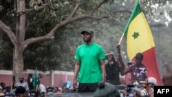 Ousmane Sonko est le personnage central d'un bras de fer de plus de deux ans avec l'Etat qui a donné lieu à plusieurs épisodes de troubles meurtriers.