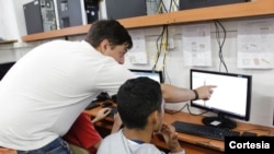 Este año 2024 el proyecto imparte clases de programación a un total de 60 estudiantes