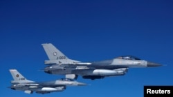 Архівне фото: Літаки F-16 Збройних сил Нідерландів під час навчань