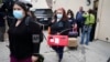 Texas envía grupo de migrantes en autobús a Los Ángeles