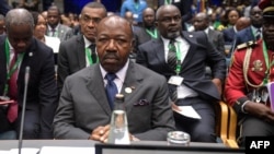 Ali Bongo Ondimba mokonzi akweyisami na basoda, azalaki na likita lya Union africaine na Gigiri, Nairobi, Kenya, 16 sanza ya sambo 2023.