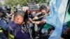 Ratusan Warga Filipina Gelar Aksi Pro-Palestina Dekat Kedubes Israel di Manila