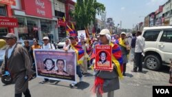 ཀར་ན་ཀྲ་ཀ་མངའ་སྡེའི་མེ་སོར་གྲོང་ཁྱེར་ནང་གི་རྔམ་སྟོན་ཁྲོམ་སྐོར།