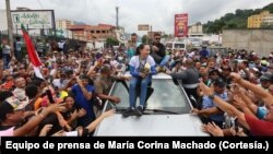 María Corina Machado, dirigente del partido Vente Venezuela, participa en una caravana para llamar a votar por el candidato opositor Edmundo González Urrutia en el estado Trujillo, el 9 de mayo de 2024.