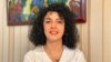 Narges Mohammadi, activista iraní de derechos humanos y vicepresidente del Centro de Defensores de los Derechos Humanos (DHRC), posa en esta fotografía sin fecha. Fotos del archivo de la familia Mohammadi/Folleto vía REUTERS