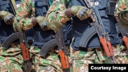 Le Mali est en proie à des affrontements entre des groupes jihadistes et les forces gouvernementales, assistées par des paramilitaires russes. 