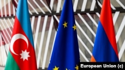 Ադրբեջանի, ԵՄ ու Հայաստանի դրոշեր