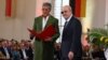 Salman Rusdhie Terima Penghargaan di Jerman