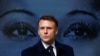 Presiden Prancis Emmanuel Macron berbicara dalam upacara peresmian hak aborsi ke dalam konstitusi Prancis dalam rangka Hari Perempuan Internasional di Paris, pada 8 Maret 2024. (Foto: Reuters/Gonzalo Fuentes)
